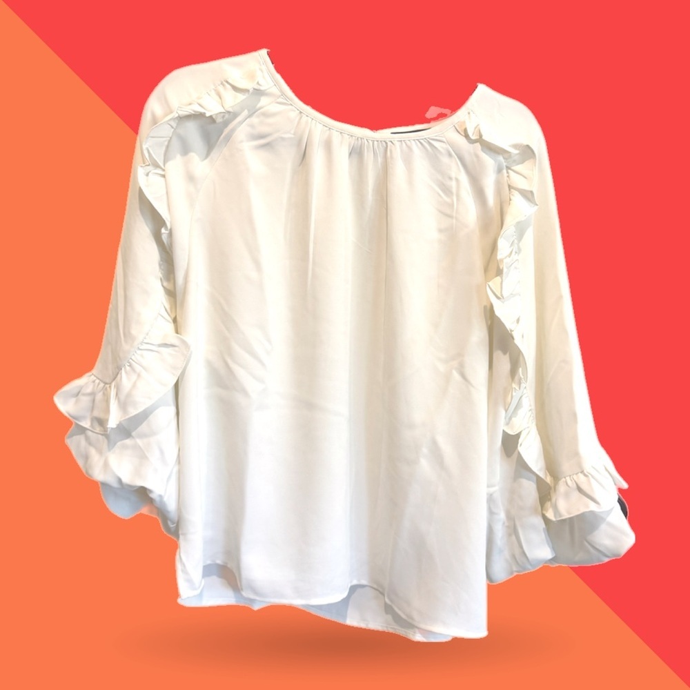 NWT Vince Camuto Ivory Ruffle Top Size L